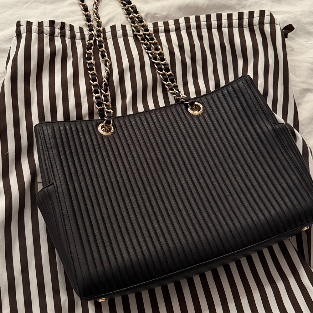 Henri Bendel Quilted tote bag- Great condition - Picture 8 of 11